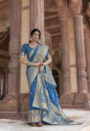 Looking This Stylist Partywear Saree Are Fine Saree Paired With Blouse.This Saree And Blouse Are Silk Fabric With Heavy Designer Weaving Work. Buy This Pretty Saree Now.