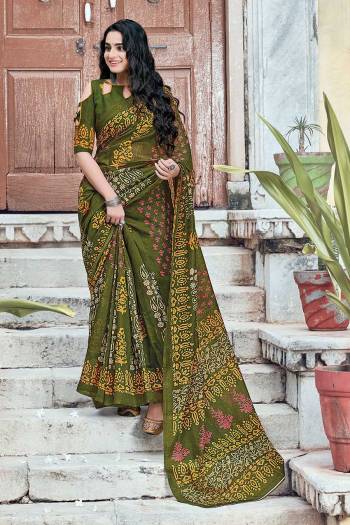 Attrective This Designer Saree Are Fine Saree Paired With Blouse.This Saree And Blouse Are Cotton Based Fabric With Looking Designer Printed. Buy This Pretty Saree Now.