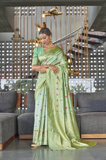 Stylist This Traditional Saree Are Fine Saree Paired With Blouse.This Saree And Blouse Are Poly Silk Based Fabric With Heavy Jacquard Designer Work. Buy This Pretty Saree Now.