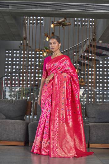 Stylist This Traditional Saree Are Fine Saree Paired With Blouse.This Saree And Blouse Are Poly Silk Based Fabric With Heavy Jacquard Designer Work. Buy This Pretty Saree Now.