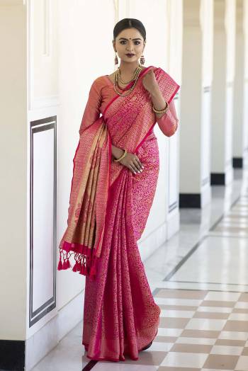 Garb This Designer Partywear Saree Are Fine Saree Paired With Blouse.This Saree And Blouse Are Kanchipuram Silk Based Fabric With Heavy Wevon Designer Work. Buy This Pretty Saree Now.