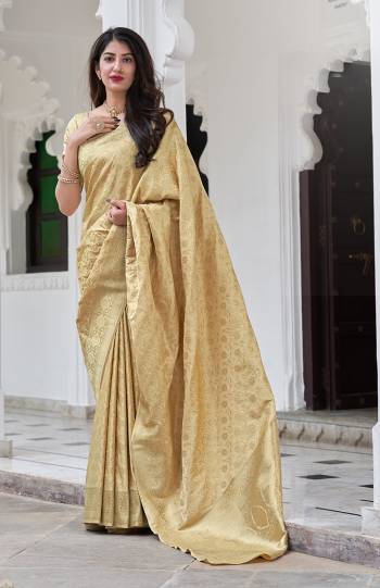 Garb This Stylist Partywear Saree Are Fine Saree Paired With Blouse.This Saree And Blouse Are Silk Fabric With Heavy Designer Weaving Work. Buy This Pretty Saree Now.