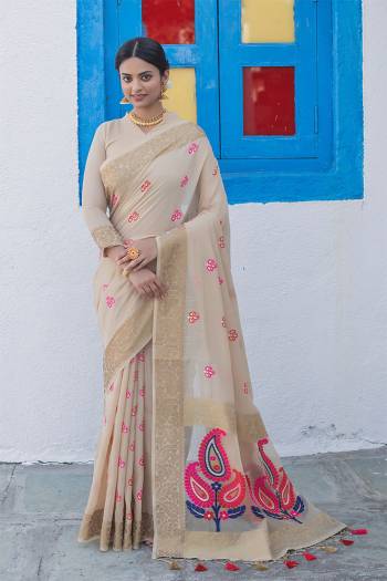 Stylist This Designer Partywear Saree Are Fine Saree Paired With Blouse.This Saree And Blouse Are Linen Based Fabric With Heavy Wevon Meenakari Colourful Tassels Designer. Buy This Pretty Saree Now.