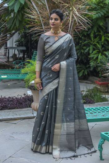 Stylist This Designer Saree Are Fine Saree Paired With Blouse.This Saree And Blouse Are Tassar Silk Based Fabric With Heavy Wevon Jari Border Butti Designer. Buy This Pretty Saree Now.