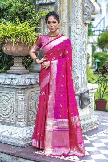 Stylist This Designer Saree Are Fine Saree Paired With Blouse.This Saree And Blouse Are Tassar Silk Based Fabric With Heavy Wevon Jari Border Butti Designer. Buy This Pretty Saree Now.