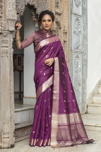 Stylist This Designer Saree Are Fine Saree Paired With Blouse.This Saree And Blouse Are Tassar Silk Based Fabric With Heavy Wevon Jari Border Butti Designer. Buy This Pretty Saree Now.