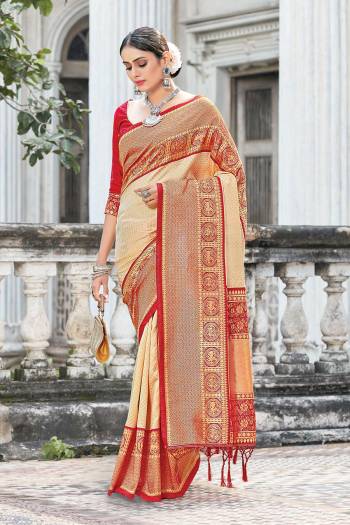 Garb This Designer Partywear Saree Are Fine Saree Paired With Contrasted Blouse.This Saree And Blouse Are Silk Based Fabric With Wevon Designer Work. Buy This Pretty Saree Now.