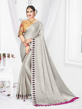 Looking This Designer Partywear Saree Are Fine Saree Paired With Contrasted Blouse.This Saree Are Moss Chiffon Printed And Blouse Are Net Based Fabric With Designer Embroidery Work. Buy This Pretty Saree Now.