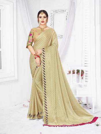 Looking This Designer Partywear Saree Are Fine Saree Paired With Contrasted Blouse.This Saree Are Moss Chiffon Printed And Blouse Are Net Based Fabric With Designer Embroidery Work. Buy This Pretty Saree Now.