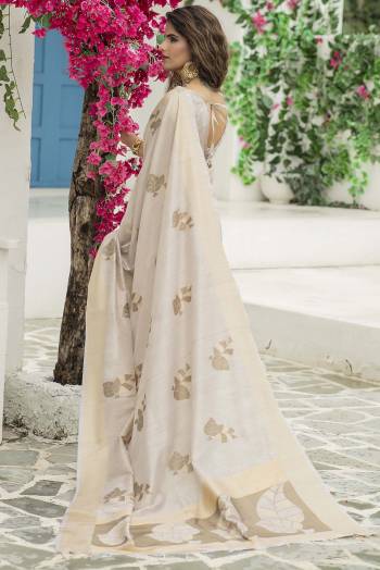 Looking This Partywear Saree Are Fine Light Color Saree Paired With Blouse.This Saree And Blouse Are Mulberry Silk Based Fabric With Heavy Wevon Designer Work. Buy This Pretty Saree Now.