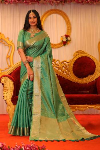 Attrective This Designer Saree Are Fine Saree Paired With Blouse.This Saree And Blouse Are Banarasi Silk Based Fabric With Heavy Wevon Designer Work. Buy This Pretty Saree Now.