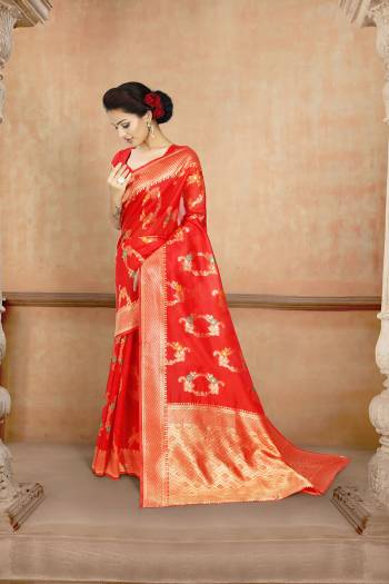 Stylist This Banarasi Saree Are Fine Saree Paired With Blouse.This Saree And Blouse Are Poly Silk Based Fabric With Wevon Jacquard Designer Work. Buy This Pretty Saree Now.