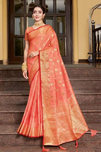 Attrective This Designer Saree Paired With Blouse.This Saree And Blouse Are Silk Based Fabric With Heavy Weaving Designer Work. Buy This Pretty Saree Now.