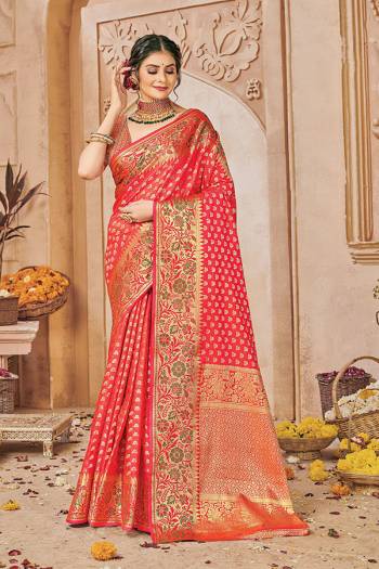 Traditional This Partywear Saree Are Fine Colour Saree Paired With  Blouse.This Saree And Blouse Are Silk Based Fabric With Wevon Designer Work. Buy This Pretty Saree Now.