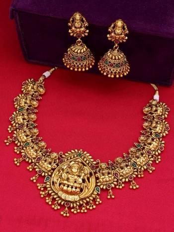 Attrective Traditional Looking To Your Personality By Pairing Up This Beautiful Nacklace With Your Ethnic Attire. This Pretty Set Is In Gold Color Beautified With Temple Work. Buy Now.