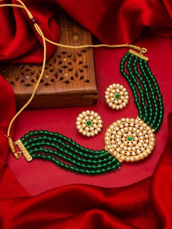 Looking To Your Personality By Pairing Up This Beautiful Nacklace With Your Ethnic Attire. This Pretty Set Is In Fine Color Beautified With Pearl Work. Buy Now.