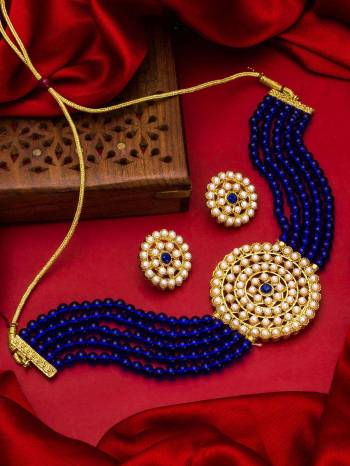 Looking To Your Personality By Pairing Up This Beautiful Nacklace With Your Ethnic Attire. This Pretty Set Is In Fine Color Beautified With Pearl Work. Buy Now.