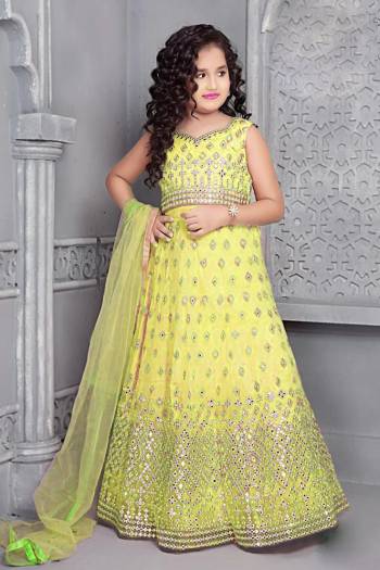 Attrective Looking This Partywear Kids Readymade Heavy Designer Lehenga Choli In Fine Color Fabricated On Net And Dupatta Are Net Beautified With Heavy Attractive Thread Sequance Embroidery Work.Buy Now. 