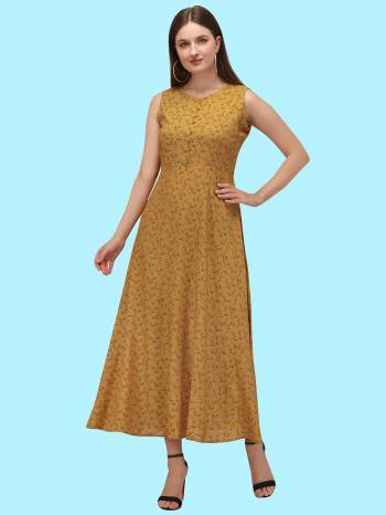 Grab This Readymade Long Kurti In Fine Color Fabricated On Rayon Beautified With Floral Printed. It Is Light In Weight And Easy To Carry All Day Long. 