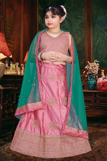 Attrective Looking Kidswear Readymade Heavy Designer Lehenga Choli In Fine Color Fabricated On Net And Dupatta Are Net Beautified With Heavy Attractive  Work. Buy Now