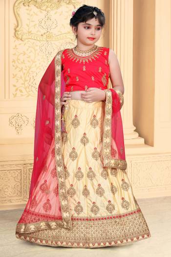 Attrective Looking Kidswear Readymade Heavy Designer Lehenga Choli In Fine Color Fabricated On Net And Dupatta Are Net Beautified With Heavy Attractive  Work. Buy Now