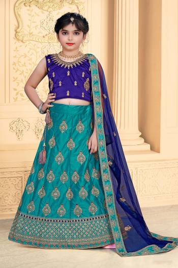 Attrective Looking Kidswear Readymade Heavy Designer Lehenga Choli In Fine Color Fabricated On Net And Dupatta Are Net Beautified With Heavy Attractive  Work. Buy Now