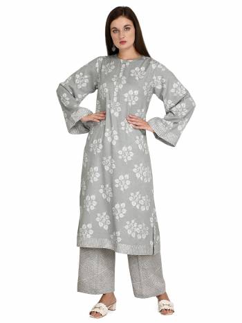 Attrective This Readymade Long Kurti With Bottom In Fine Color Fabricated On Rayon Beautified With Designer Printed. It Is Light In Weight And Easy To Carry All Day Long. 