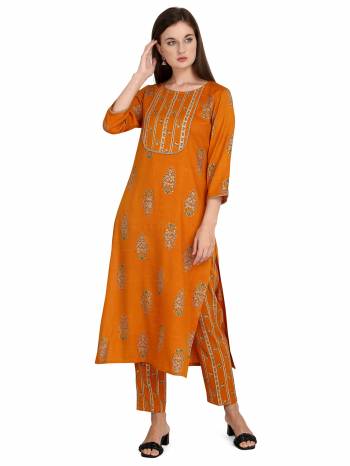 Looking This Readymade Long Kurti With Bottom In Fine Color Fabricated On Rayon Beautified With Designer Printed. It Is Light In Weight And Easy To Carry All Day Long. 