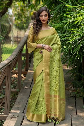 Looking This Designer Wedding Partywear Saree Are Fine Saree Paired With Blouse.This Saree And Blouse Are Aasam Silk Based Fabric With Heavy Wevon Jari Designer With Embroidery Cut Work. Buy This Pretty Saree Now.