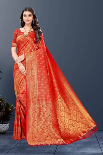 Looking This Traditional Saree Are Fine Saree Paired With Blouse.This Saree And Blouse Are Silk Fabric With Heavy Designer Weaving Jacquard Work. Buy This Pretty Saree Now.