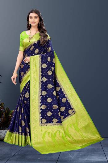 Looking This Traditional Saree Are Fine Saree Paired With Blouse.This Saree And Blouse Are Silk Fabric With Heavy Designer Weaving Jacquard Work. Buy This Pretty Saree Now.