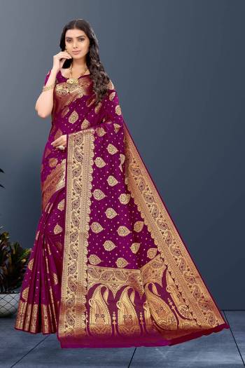 Looking This Traditional Saree Are Fine Saree Paired With Blouse.This Saree And Blouse Are Silk Fabric With Heavy Designer Weaving Jacquard Work. Buy This Pretty Saree Now.