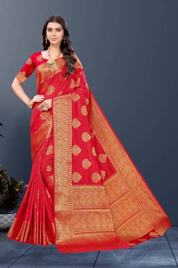 Looking This Traditional Saree Are Fine Saree Paired With Blouse.This Saree And Blouse Are Silk Fabric With Heavy Designer Weaving Jacquard Work. Buy This Pretty Saree Now.