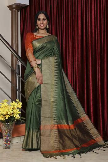 Looking This Designer Temple Saree Are Fine Saree Paired With Blouse.This Saree And Blouse Are Raw Silk Based Fabric With Heavy Wevon Jari Temple Work. Buy This Pretty Saree Now.