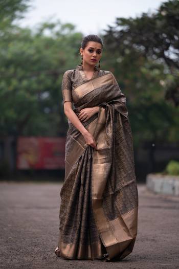 Classic Designer Saree Are Fine Saree Paired With Blouse.This Saree And Blouse Are Banarasi Silk Based Fabric With Heavy Wevon Designer Jari Rich Pallu Border. Buy This Pretty Saree Now.