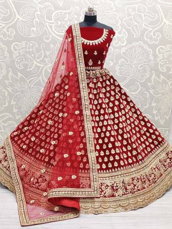 Look Attrective This Wedding Partywear Heavy Designer Lehenga Choli And Dupatta In Fine Color Fabricated On Velvet Beautified With Heavy Attractive Dori,Thread Embroidery,Diamond Work.Buy Now. 