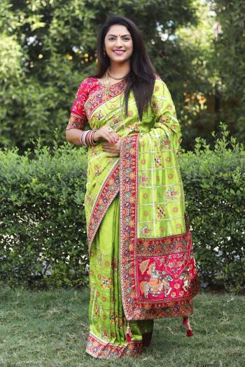 Attrective Looking This Partywear Panetar Saree Are Fine Color Paired With Contrasted Blouse.This Saree Are Vichitra Crackle Silk And Blouse Are Fentam Silk Fabric With Heavy Designer Embroidery With Diamond Work. Buy This Pretty Saree Now.