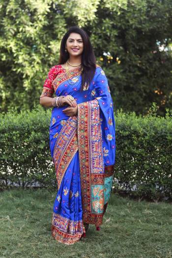 Attrective Looking This Partywear Panetar Saree Are Fine Color Paired With Contrasted Blouse.This Saree Are Cadbury Silk And Blouse Are Fentam Silk Fabric With Heavy Designer Embroidery With Diamond Work. Buy This Pretty Saree Now.