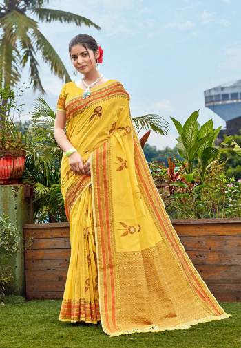 Looking This Designer Saree Are Fine Saree Paired With Blouse.This Saree Are Banarasi Silk And Blouse Are Art Silk Based Fabric With Designer Weaving. Buy This Pretty Saree Now.