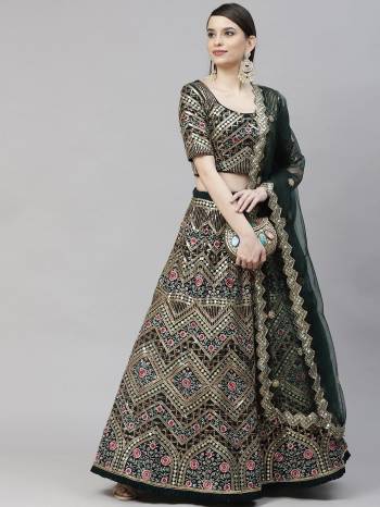 Looking This Wedding Partywear Heavy Designer Lahenga Choli In Georgette And Dupatta Net In Fabricated Beautified With Attrective Multy Thread,Sequance With Gota Patti  Embroidery And Diamond Work.Buy Now. 