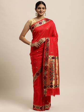 Garb This Traditional Saree Paired With Blouse.This Saree And Blouse Are Silk Based Fabric With Wevon Designer Work. Buy This Pretty Saree Now.