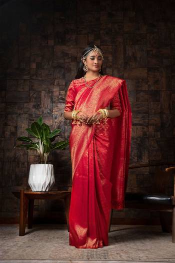 Attrective Looking This Traditional Saree Are Fine Saree Paired With Blouse.This Saree And Blouse Are Raw Silk Based Fabric With Heavy Wevon Designer Work. Buy This Pretty Saree Now.