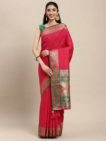 Grab This Traditional Look Beautiull Saree Come Silk Fabricated Saree And Pair With Lovely Colors Blouse