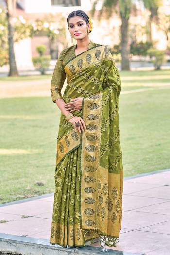 Here Is An Attractive? Saree Collection. This Saree And Blouse Fabricated on Organza Beautified With Woven Zari Work Buy This Pretty Saree Now.