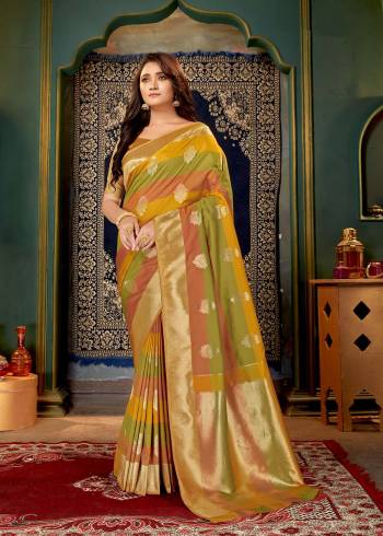 Look Pretty In This Beautifull Saree In Lovely Color Paired With Golden Colored Blouse. This Saree And Blouse Are Fabricated On Banarasi Silk. Buy This Saree Now