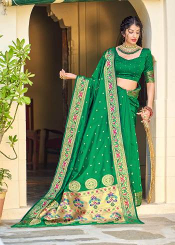 Add This Pretty Saree To Your Wardrobe In Heavy Collection With This Fancy Saree In Beautifull Color Paired With Turquoise .This Saree And Blouse Are Fabricated On Banarasi Soft Silk Beautified With Zari Woven Work.Buy These Pretty Saree Now