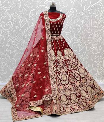 Attrective This Wedding Partywear Heavy Designer Lehenga Choli And Dupatta In Fine Color Fabricated On Velvet Beautified With Heavy Attractive Dori,Thread Embroidery,Diamond Work.Buy Now. 