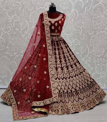 Attrective This Wedding Partywear Heavy Designer Lehenga Choli And Dupatta In Fine Color Fabricated On Velvet Beautified With Heavy Attractive Dori,Jari Embroidery,Diamond Work.Buy Now. 