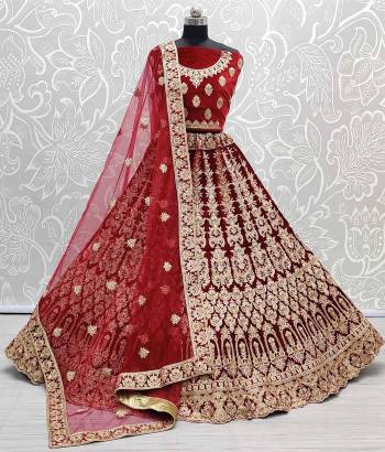 Attrective This Wedding Partywear Heavy Designer Lehenga Choli And Dupatta In Fine Color Fabricated On Velvet Beautified With Heavy Attractive Dori,Jari Embroidery,Diamond Work.Buy Now. 