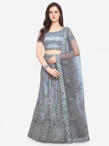 Attrective This Partywear Heavy Designer Lehenga Choli And Dupatta In Fine Color Fabricated On Net Beautified With Heavy Attractive Jari Embroidery Work.Buy Now. 